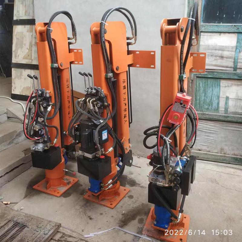 怀安县重汽蓝牌随车吊 3.2吨 国六动力强 液压驱动 农用自卸起重机